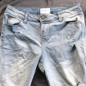 Celebrity Pink skinny jeans.